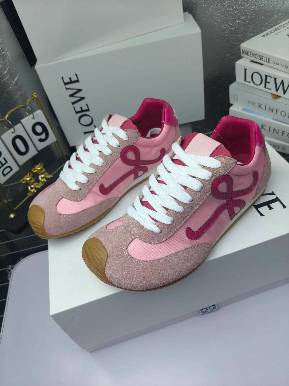 Loewe classic Sneaker 2-002